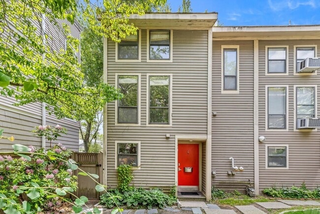 property at 18 Bay St