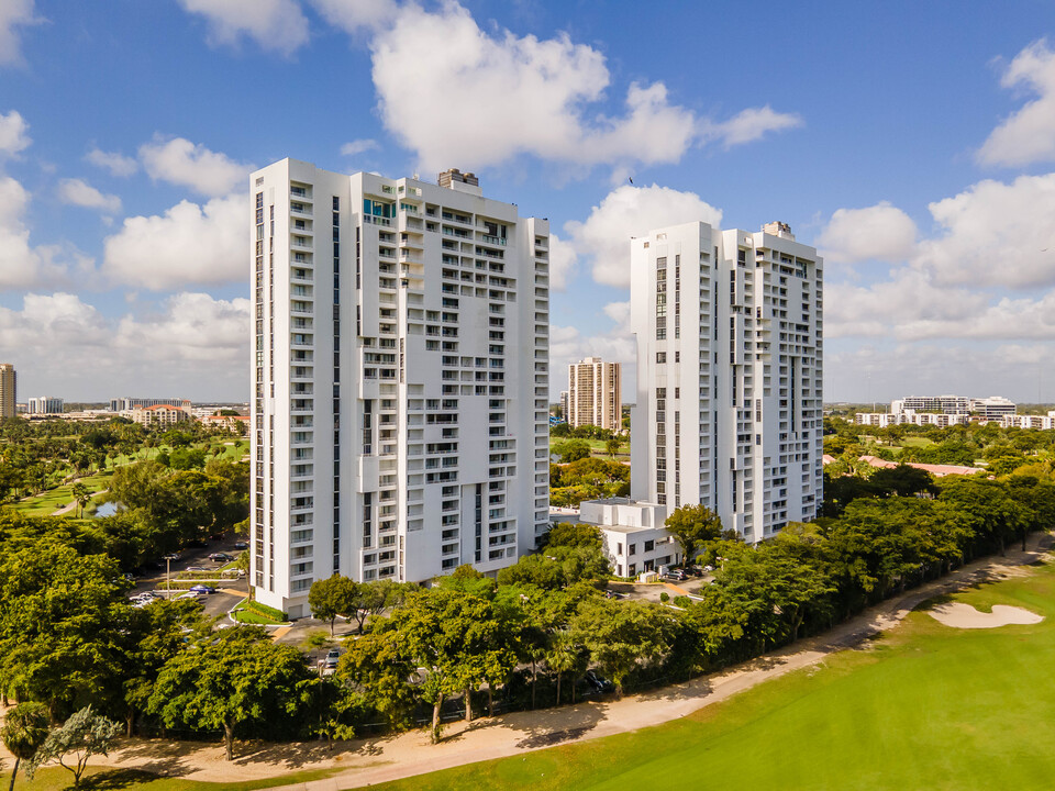 Delvista Towers Condominium in Miami, FL - Building Photo