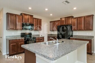 10501 Fairy Moss Ln in Riverview, FL - Building Photo - Building Photo