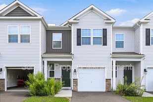 336 Mazzeo Dr in Glassboro, NJ - Building Photo