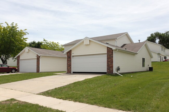 Capitol Corners in Lincoln, NE - Building Photo - Building Photo