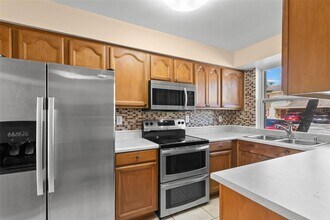 7509 Fragancia Ct in Tampa, FL - Building Photo - Building Photo