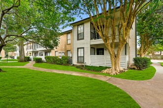 Elm Creek Apartments in Kingwood, TX - Foto de edificio - Building Photo