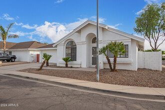 3223 E Topeka Dr in Phoenix, AZ - Building Photo - Building Photo