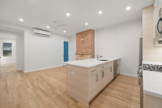 119 Storms Ave in Jersey City, NJ - Building Photo - Building Photo