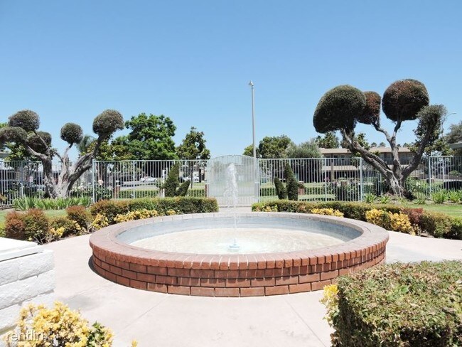 1670 W Broadway in Anaheim, CA - Building Photo - Building Photo