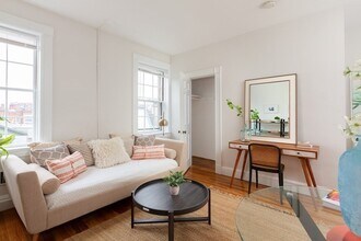 16 Chauncy St in Cambridge, MA - Foto de edificio - Building Photo