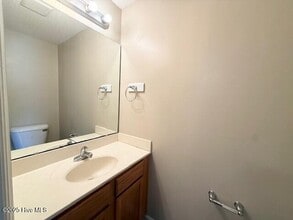 106 Cornerstone Pl in Jacksonville, NC - Building Photo - Building Photo