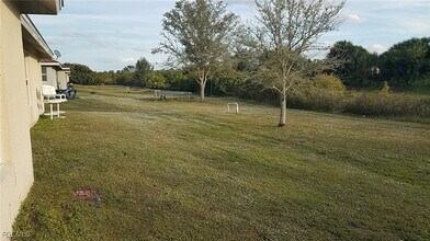 547 Kingsbury Ln in Lehigh Acres, FL - Building Photo - Building Photo