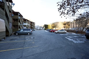 151-169 Green St in Clinton, MA - Building Photo