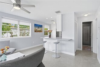 4518 W Alhambra Cir in Naples, FL - Building Photo - Building Photo