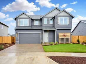 4832 Flight Ave NE in Salem, OR - Building Photo - Building Photo