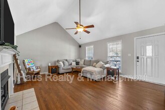 1898 Sydney Louise Dr in Clarksville, TN - Building Photo - Building Photo