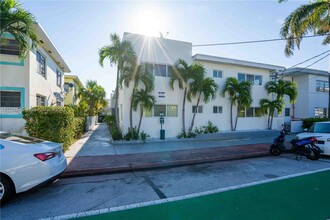 8329 Byron Ave in Miami Beach, FL - Building Photo - Building Photo