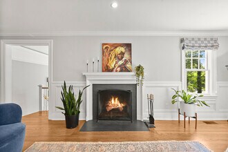 36 Evergreen Rd in Greenwich, CT - Building Photo - Building Photo