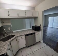 Virginia Drive Apartments in Orlando, FL - Foto de edificio - Building Photo