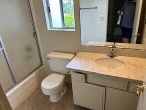 246 N Mountain Ave, Unit B in Monrovia, CA - Building Photo - Building Photo