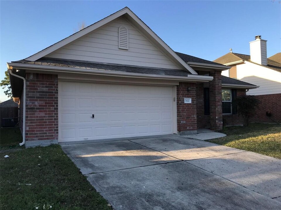 7422 Cheeca Lodge Ln in Humble, TX - Building Photo