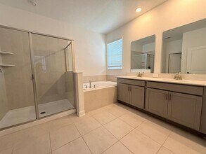2410 Relaxing Ln in Kissimmee, FL - Building Photo - Building Photo