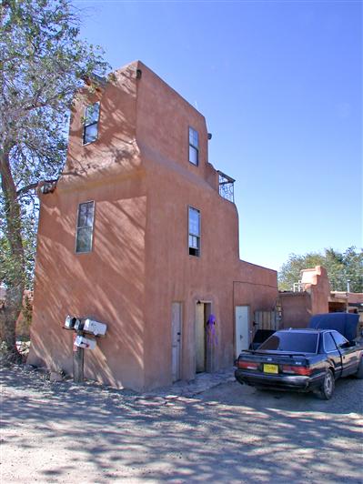 1320 Alamo Rd in Santa Fe, NM - Foto de edificio - Building Photo