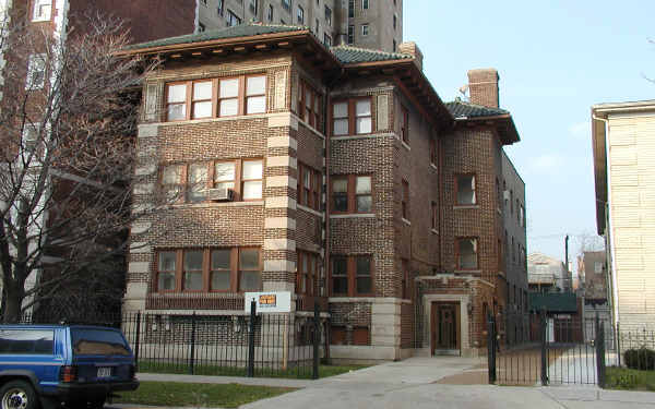 1242 W Pratt Blvd in Chicago, IL - Building Photo