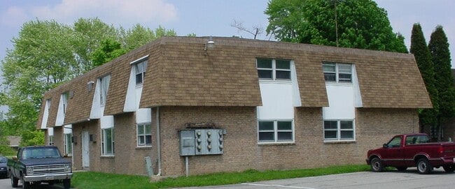 560 Wakefield Dr, Unit 1