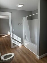 1123 Main St, Unit 2 in Old Town, ME - Foto de edificio - Building Photo