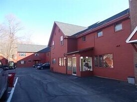 42 Central Sq in Bristol, NH - Building Photo