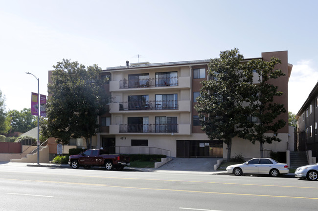 Woodman Oaks Apartments in Sherman Oaks, CA - Building Photo - Primary Photo