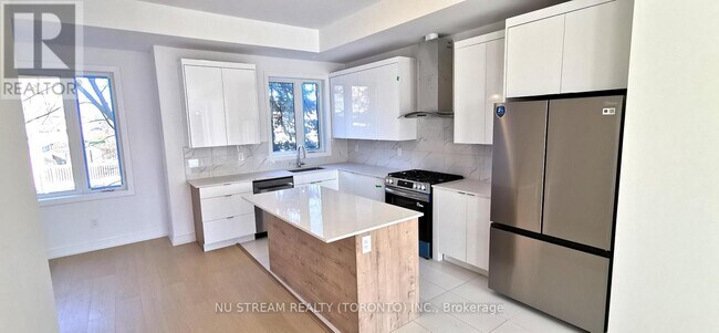 9 Carl Hl Ln in Richmond Hill, ON - Building Photo - Building Photo