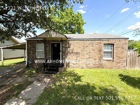 1321 W 13th St in North Little Rock, AR - Building Photo