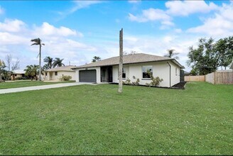 2214 SE 13th St in Cape Coral, FL - Building Photo - Building Photo