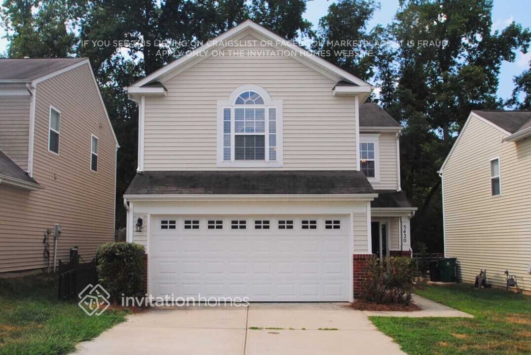 5420 Wyalong Dr in Charlotte, NC - Building Photo