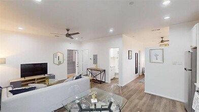 3235 Dallas St in Dallas, TX - Building Photo - Building Photo