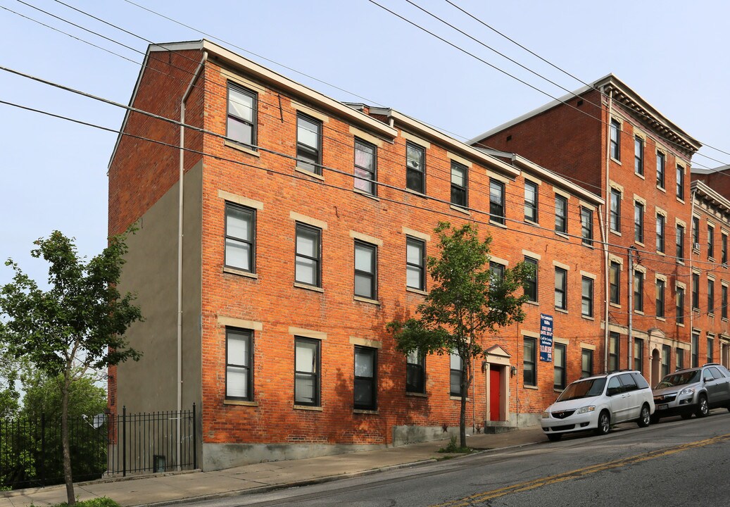 1719 Sycamore St in Cincinnati, OH - Building Photo