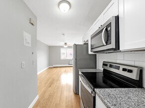 39 Willow St-Unit -2 in Boston, MA - Building Photo - Building Photo