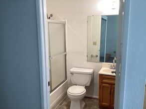 1905 N Hollywood Way in Burbank, CA - Building Photo - Building Photo