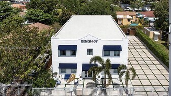 165 NW 39th St in Miami, FL - Building Photo