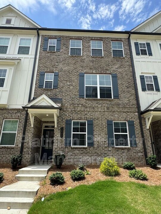 1592 Laurel Blossom Walk in Lawrenceville, GA - Building Photo