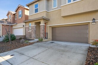 1625 Lion St in Rocklin, CA - Building Photo - Building Photo