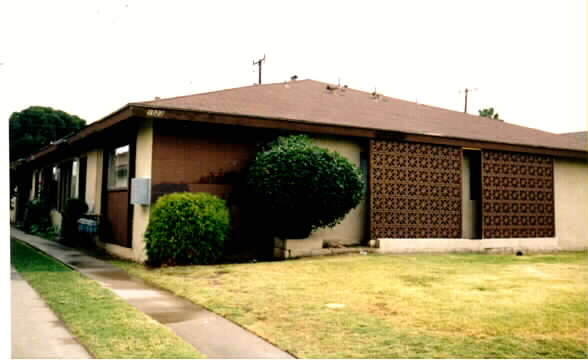 1023 N Lincoln St in Orange, CA - Building Photo - Building Photo