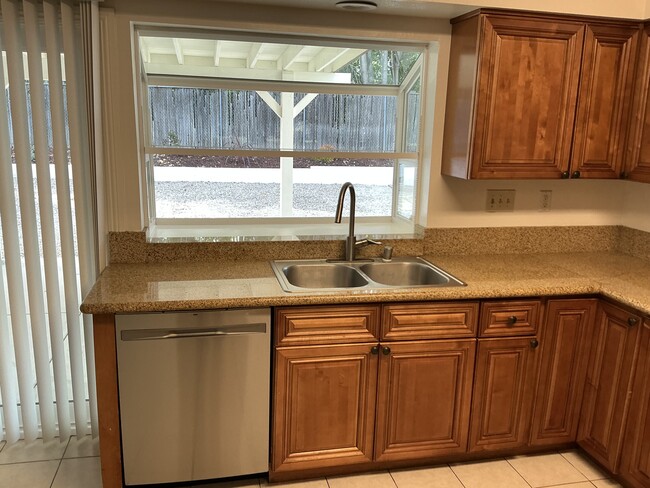 22353 Welby Way in Woodland Hills, CA - Building Photo - Building Photo