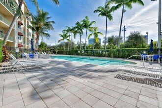 1640 Presidential Way, Unit 501 in West Palm Beach, FL - Building Photo - Building Photo