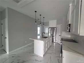 609 E Interstate Hwy 2 in Mission, TX - Building Photo - Building Photo