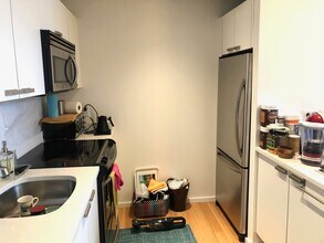 1 Earhart St in Cambridge, MA - Building Photo - Building Photo