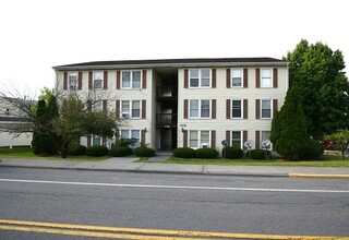 Woodstock Terrace in Winchester, VA - Building Photo - Building Photo