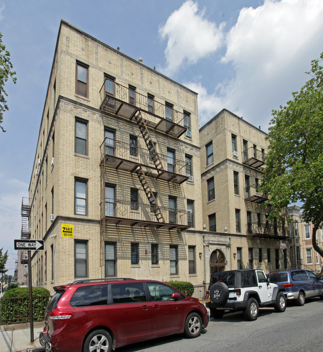 Helen Court in Brooklyn, NY - Building Photo