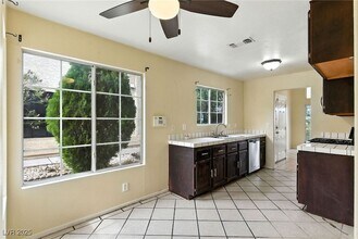 3252 Centavo Dr in Las Vegas, NV - Building Photo - Building Photo