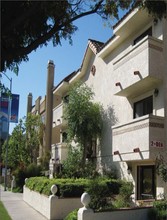 4143 Cahuenga Blvd in Toluca Lake, CA - Foto de edificio - Building Photo