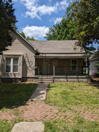 property at 207 E Park St